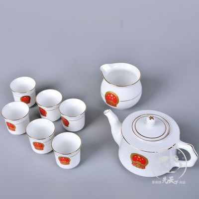 供應(yīng)功夫茶具 禮品茶具 毛瓷國(guó)徽茶具配高檔棉麻錦盒手提袋產(chǎn)品圖片,供應(yīng)功夫茶具 禮品茶具 毛瓷國(guó)徽茶具配高檔棉麻錦盒手提袋產(chǎn)品相冊(cè) - 景德鎮(zhèn)制陶瓷餐具工廠 -